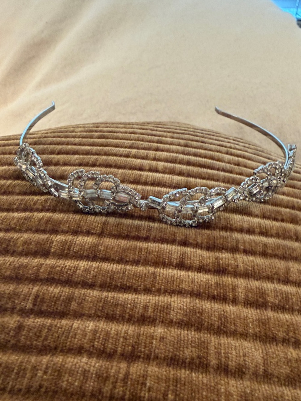 Sparkling Vintage Crystal Embellished Silver Headband